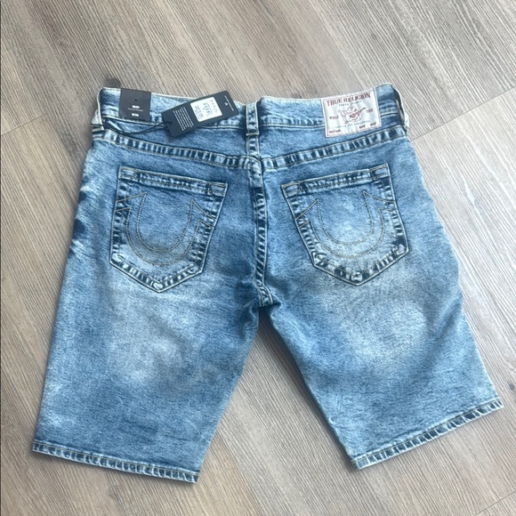 True Religion Distressed Blue Jean Shorts men’s - Picture 2 of 6